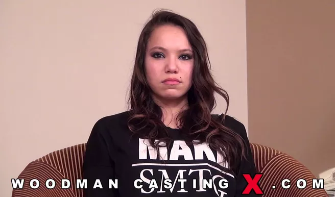 Групповой разъеб анальной дырки на кастинге Вудмана