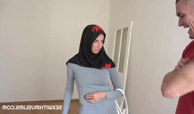 Хиджаб можешь оставить, но трусики снимай перед еблей