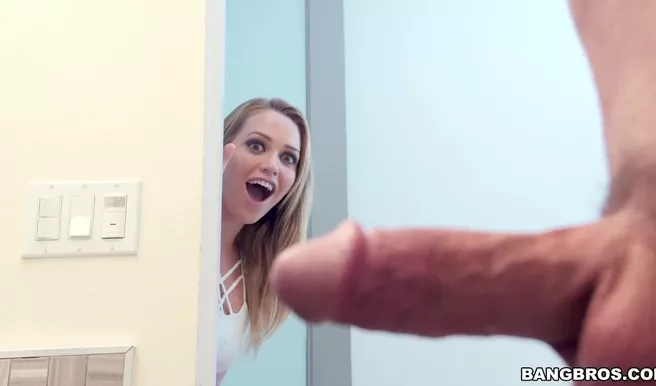 Когда хочешь ебаться, можно мужа и с туалета вытащить