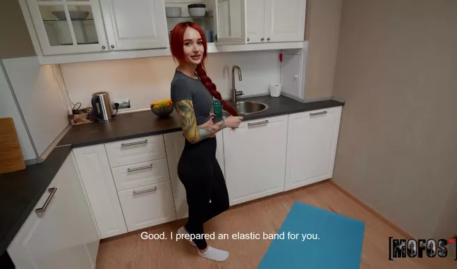 Сочная жопа русской фитоняшки познаёт ректальный кайф