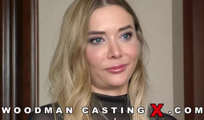 Дядя Вудман и бывший вояка дуэтом трахнули дырочки блондинки