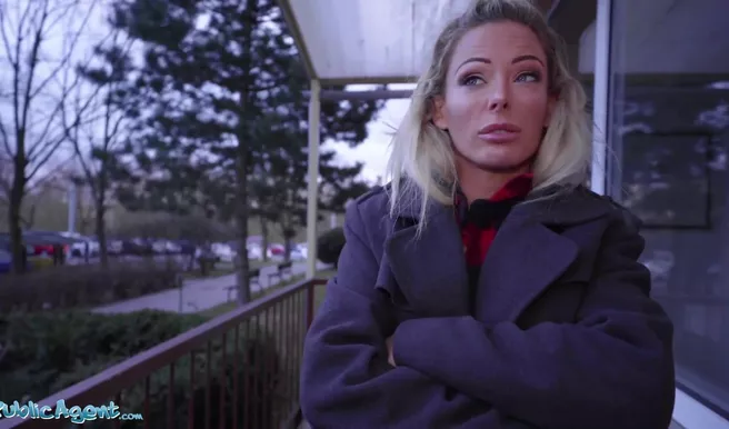 Собирала деньги на реставрацию картины, а получила за секс в коридоре