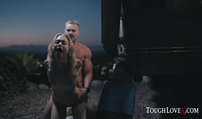 В райдере модели есть ежедневный растрах дырочки